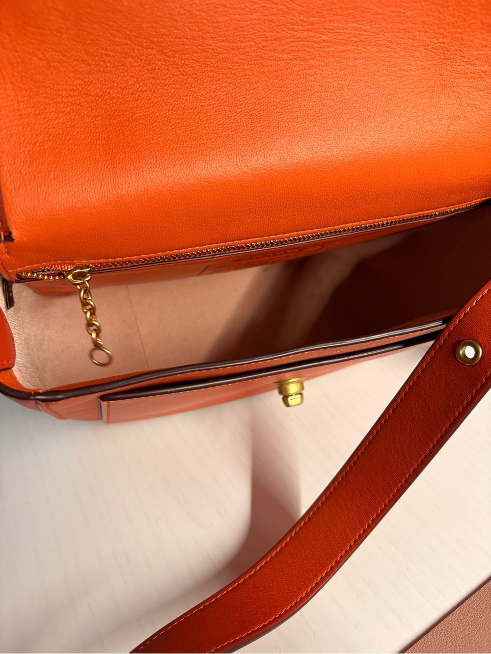 Coach rambler in Mango crossbody - Picture 5 of 9